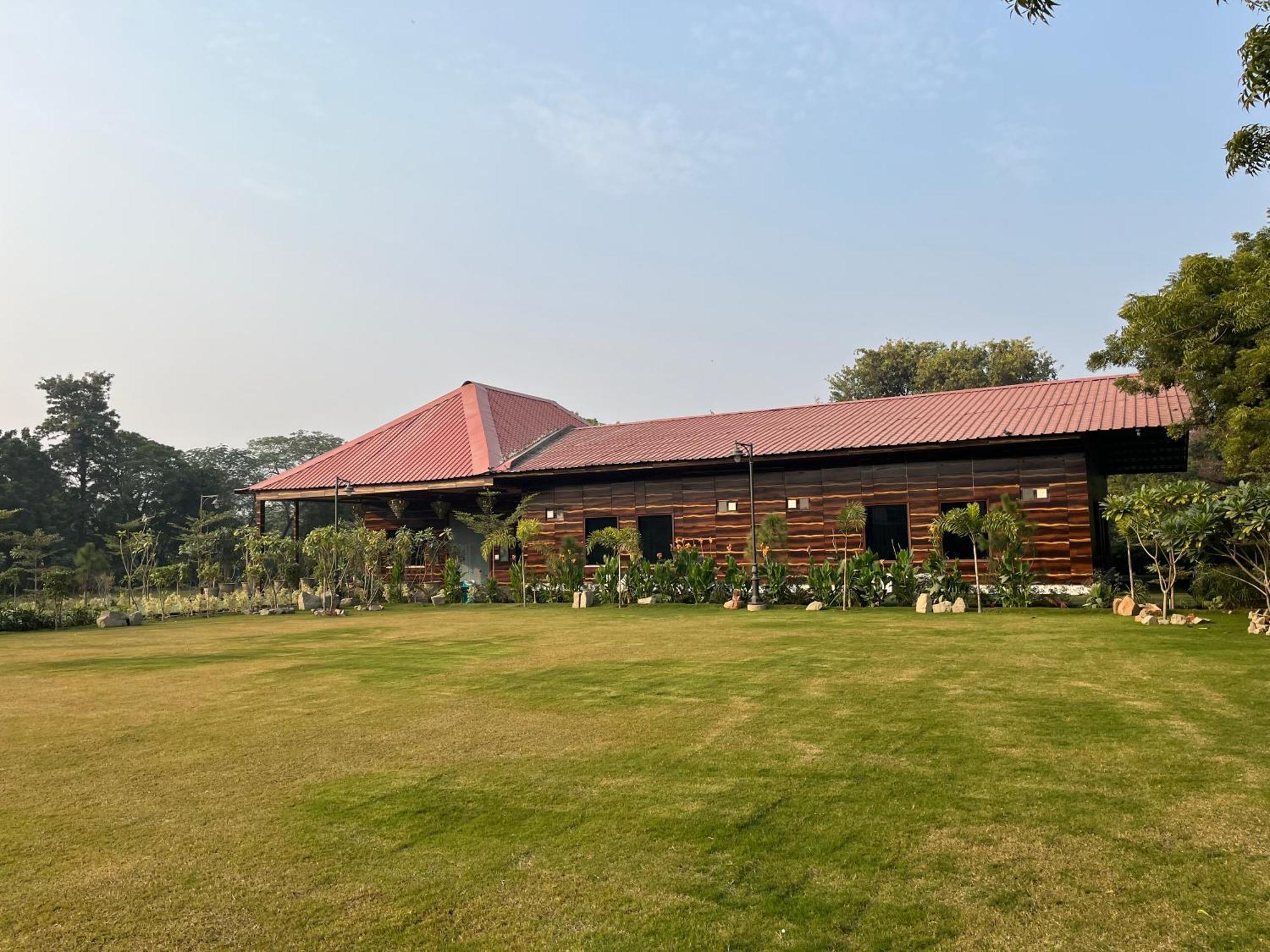 グルガウン The Green Wood Palace I Farm House I Wedding I Party I 87Oo2O5865ヴィラ エクステリア 写真